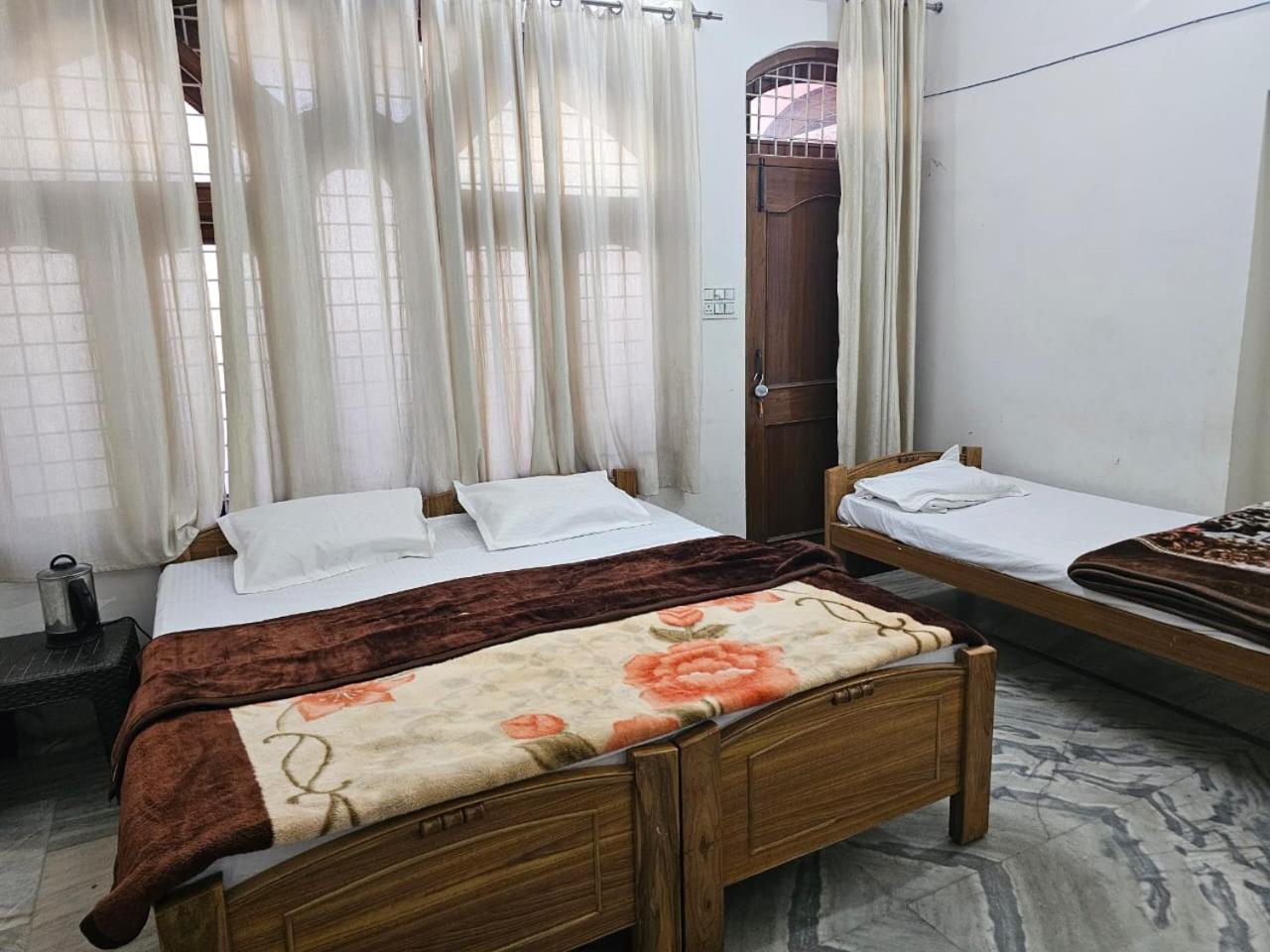 Royal Sangam Homestay Prayagraj Ngoại thất bức ảnh